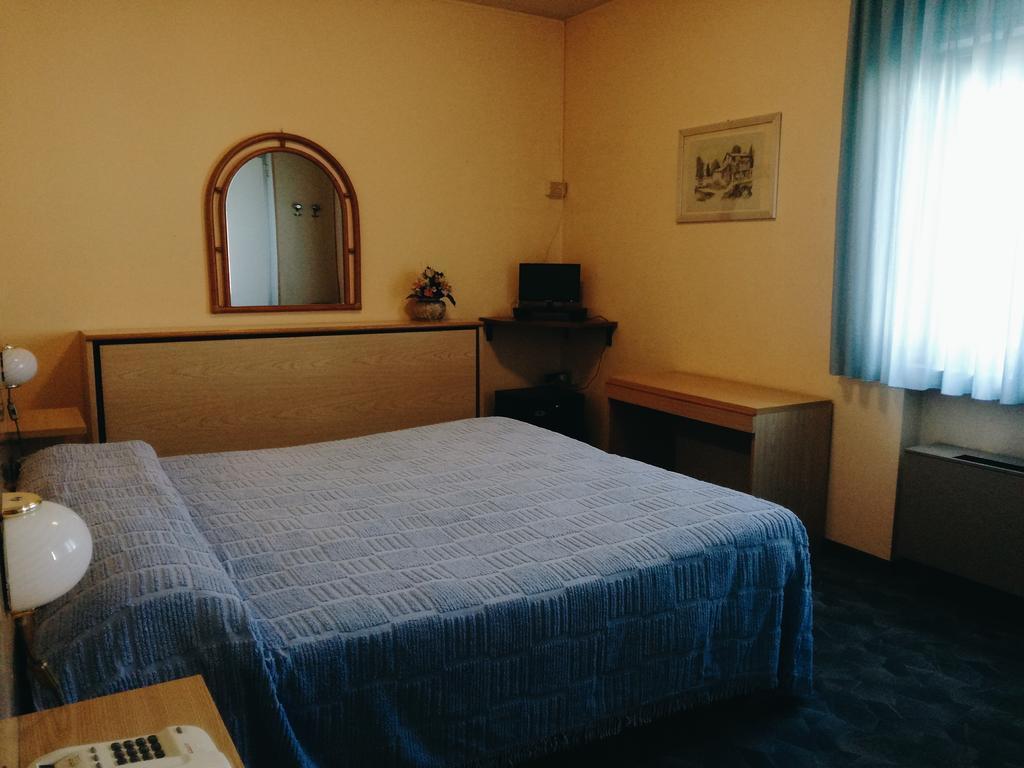 Hotel Astoria Altopascio Eksteriør bilde