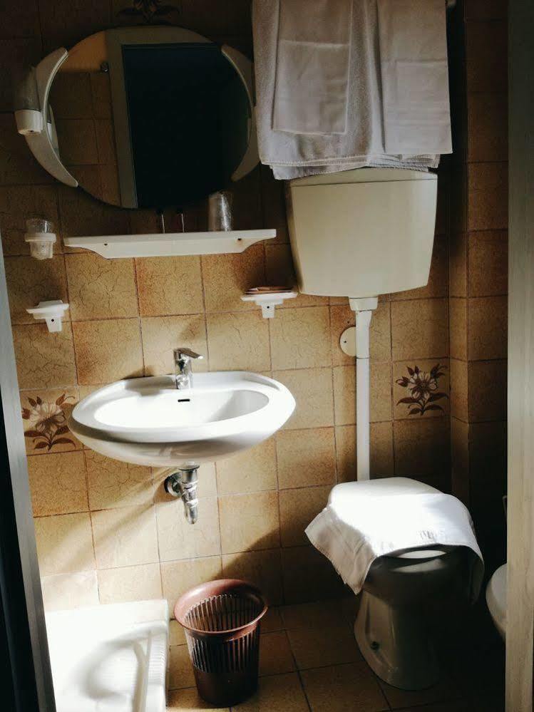 Hotel Astoria Altopascio Eksteriør bilde